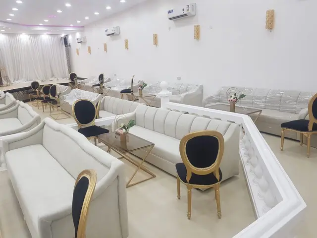 صورة من معرض الأعمال